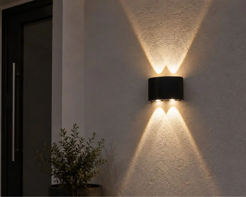 Aplique LED de 4 W ambientado en un espacio residencial